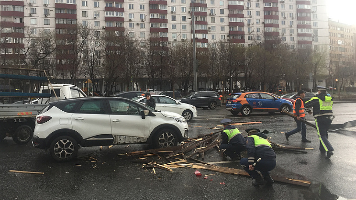 Δύο νεκροί και 12 τραυματίες από σφοδρή καταιγίδα στην περιοχή της Μόσχας