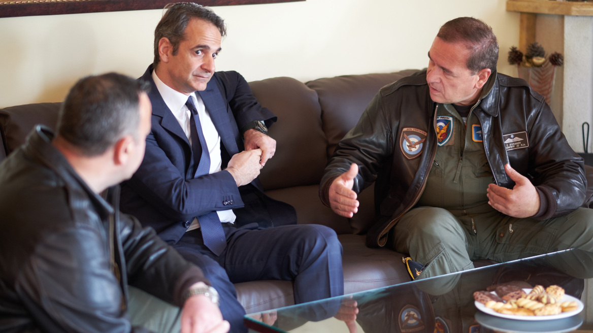 Μήνυμα Μητσοτάκη από τη 114ΠΜ του σμηναγού Μπαλταδώρου: Δεν πρόκειται να μπούμε σε λογικές ανταλλαγής