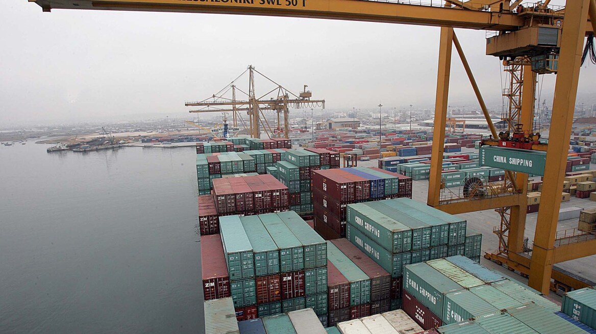 CNBC: Η Ελλάδα βιάζεται να πουλήσει τα «ασημικά» της