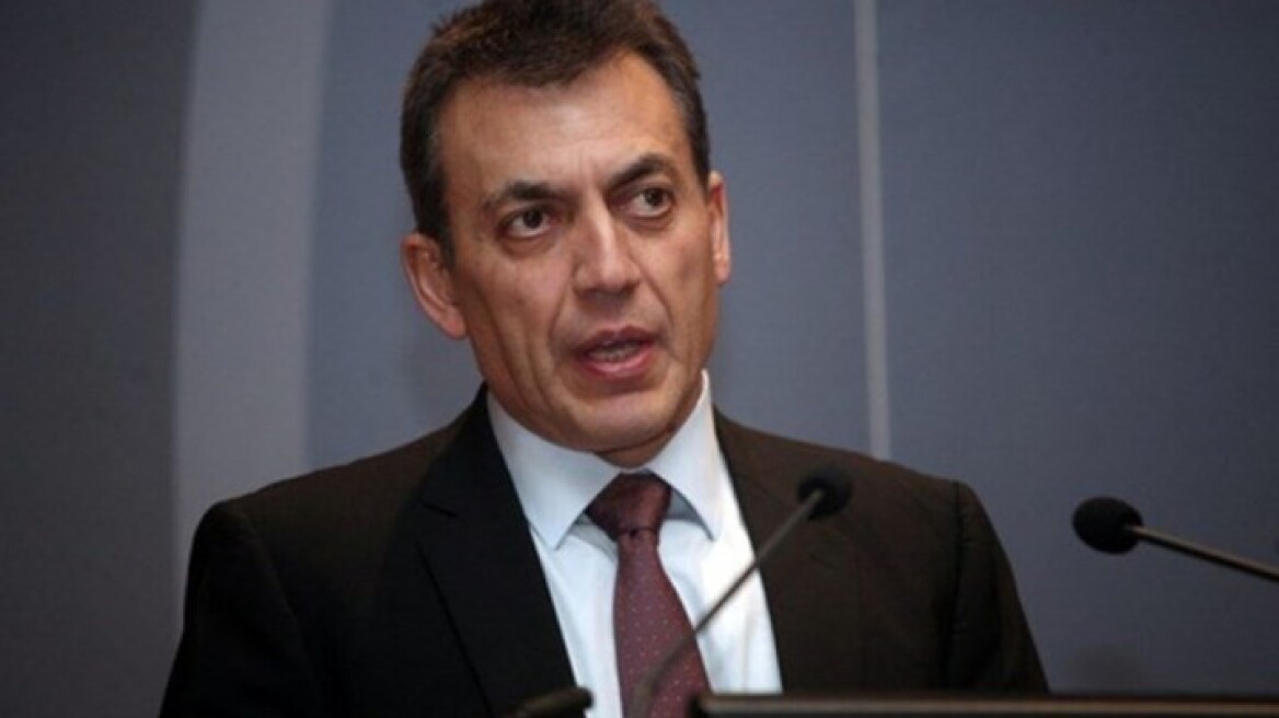 Βρούτσης: Η κυβέρνηση «ναρκοθετεί» το ασφαλιστικό σύστημα