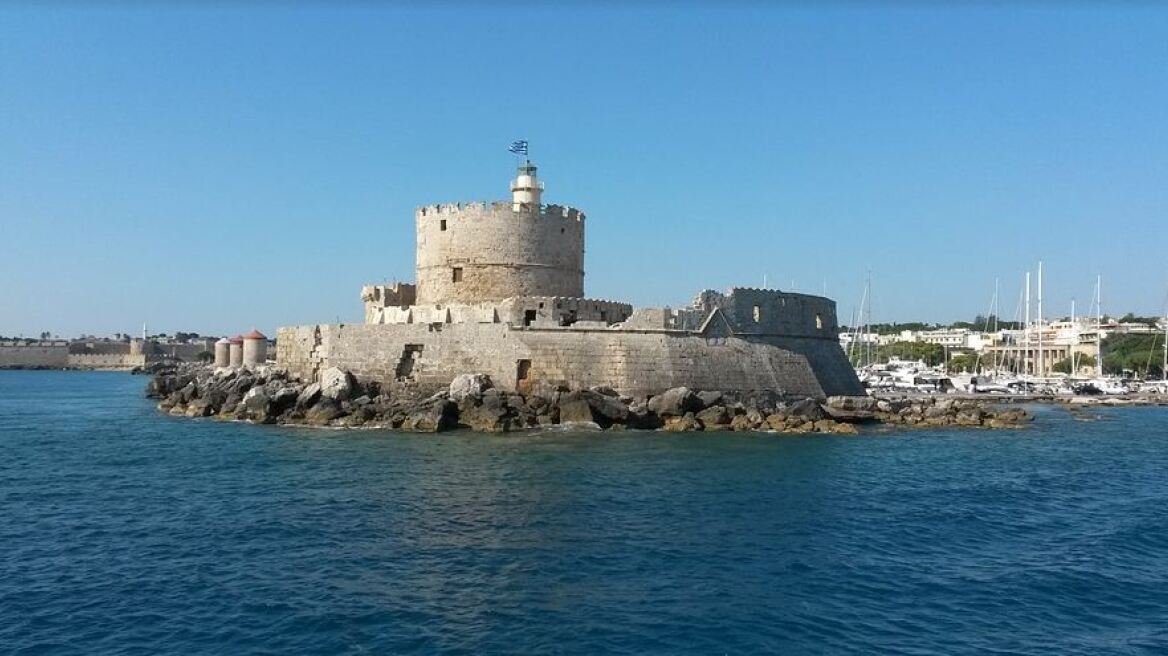 Ρόδος: Βραβεύτηκαν «φανατικοί» επισκέπτες του νησιού