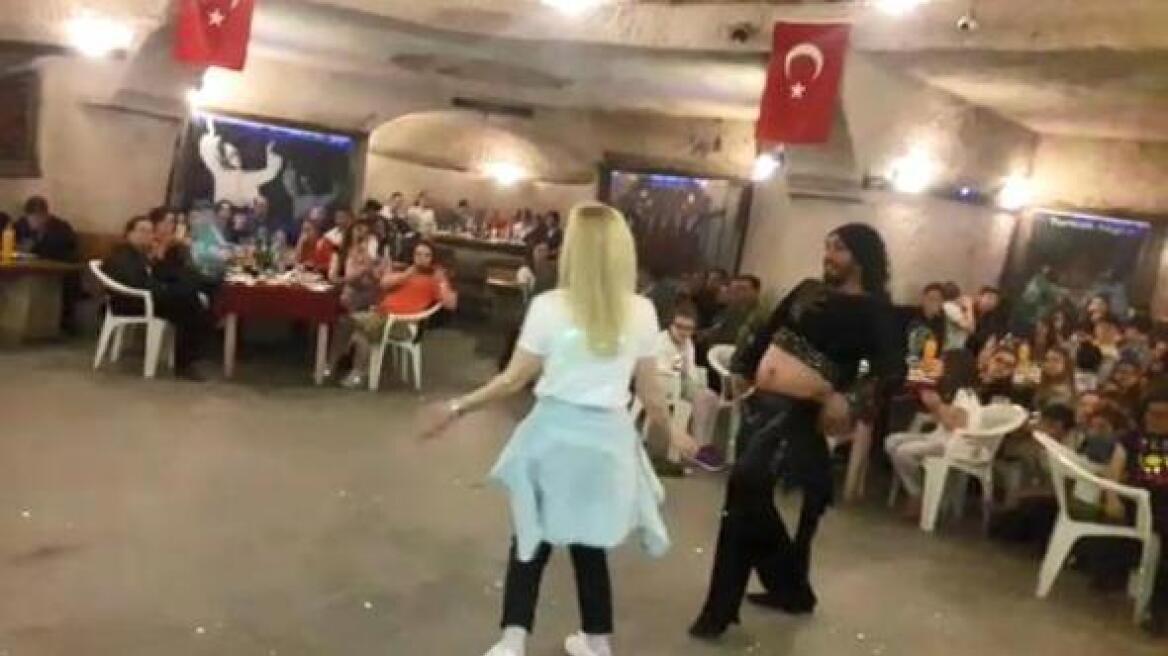 Βίντεο από Τουρκία: Κοριτσάκι δημοτικού χορεύει τσιφτετέλι και προκαλεί αντιδράσεις