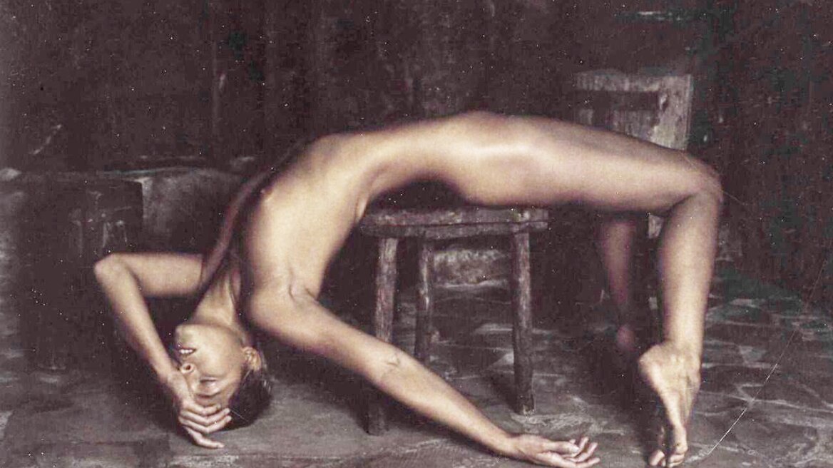 Η Marisa Papen ποζάρει ολόγυμνη για την «αναζήτηση της πραγματικής ελευθερίας»