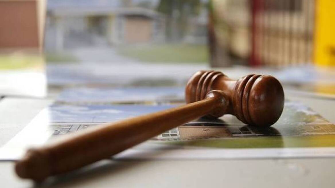 Με επτά ακίνητα ξεκινούν οι e-πλειστηριασμοί ακινήτων για χρέη στην εφορία