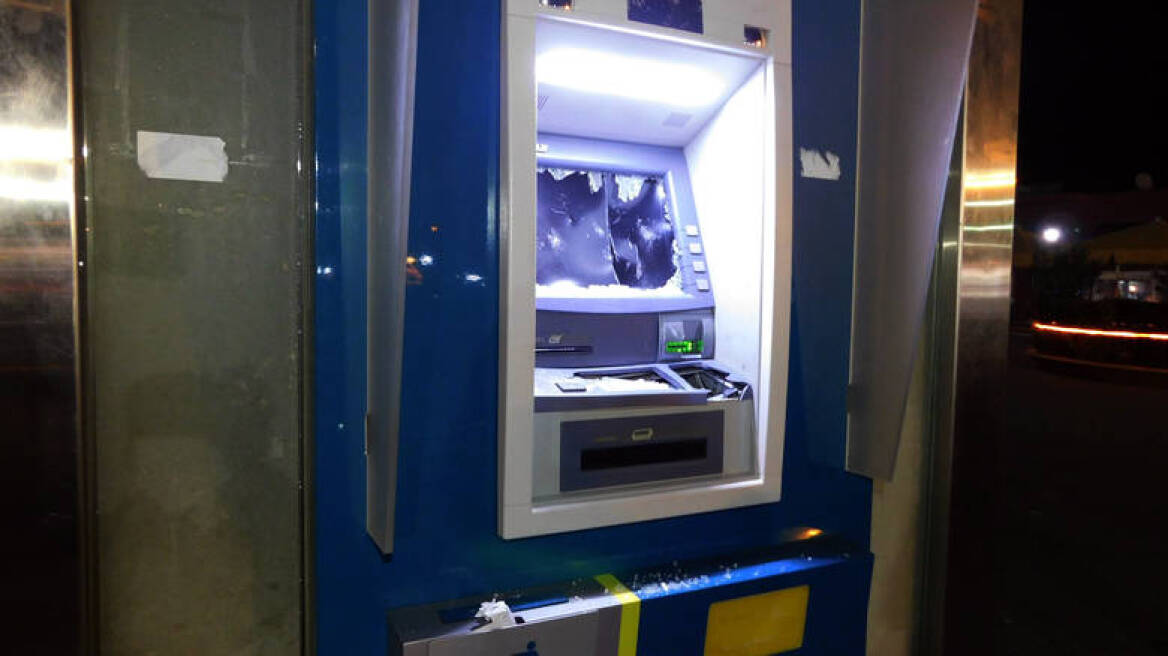 Ανατίναξαν ΑΤΜ στην εθνική οδό Αθηνών - Λαμίας 