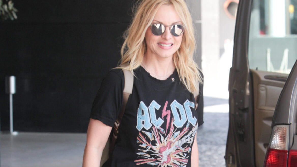 Μας άρεσε η first class βαλίτσα που κρατούσε η Πέγκυ Ζήνα