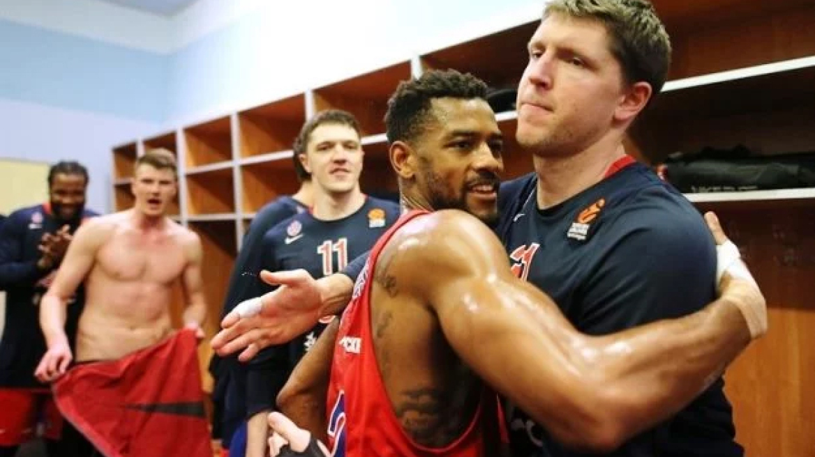 Χίμκι: Διαμαρτυρία και για βήματα του Χίγκινς που έκριναν το παιχνίδι! (video)