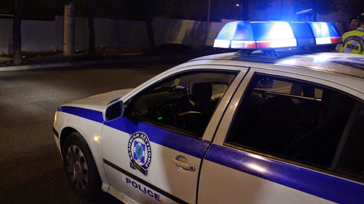 Ανήλικος είχε πιστόλι με σιγαστήρα στην Αχαΐα