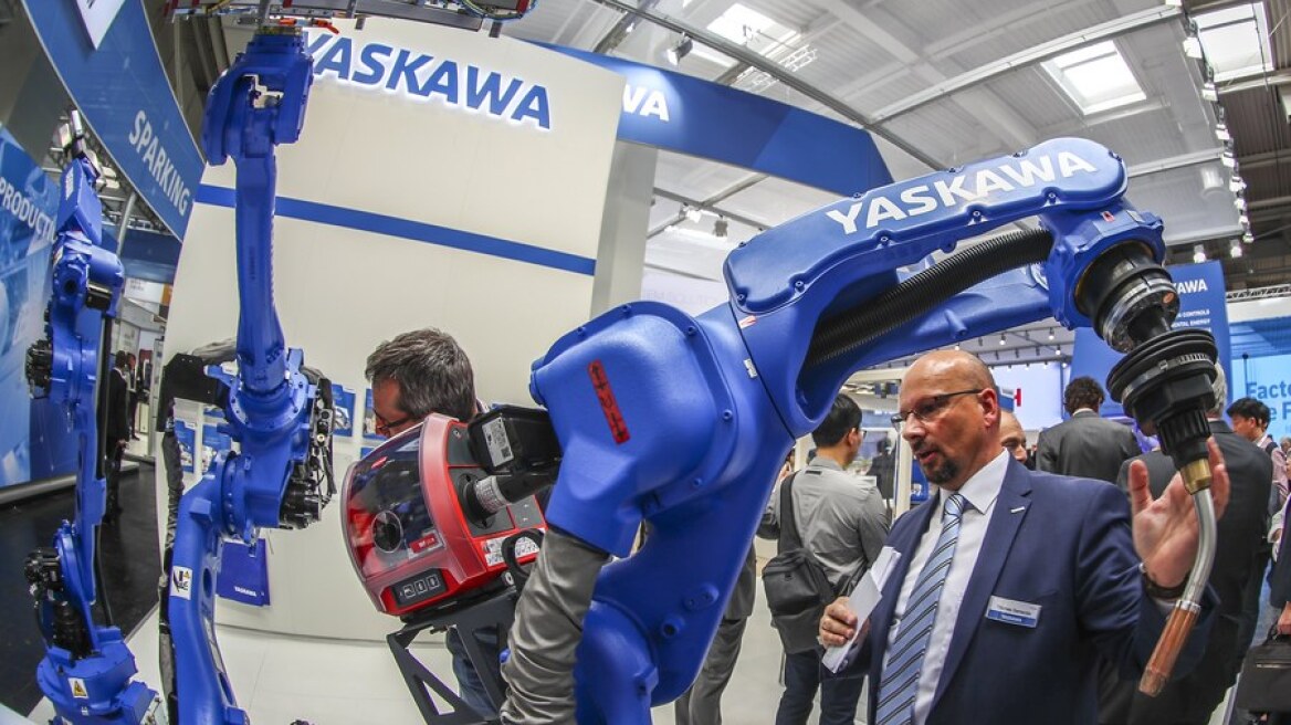 OOΣΑ: 57% πιθανότητες οι Έλληνες να χάσουν τη δουλειά τους από ρομπότ στα επόμενα χρόνια