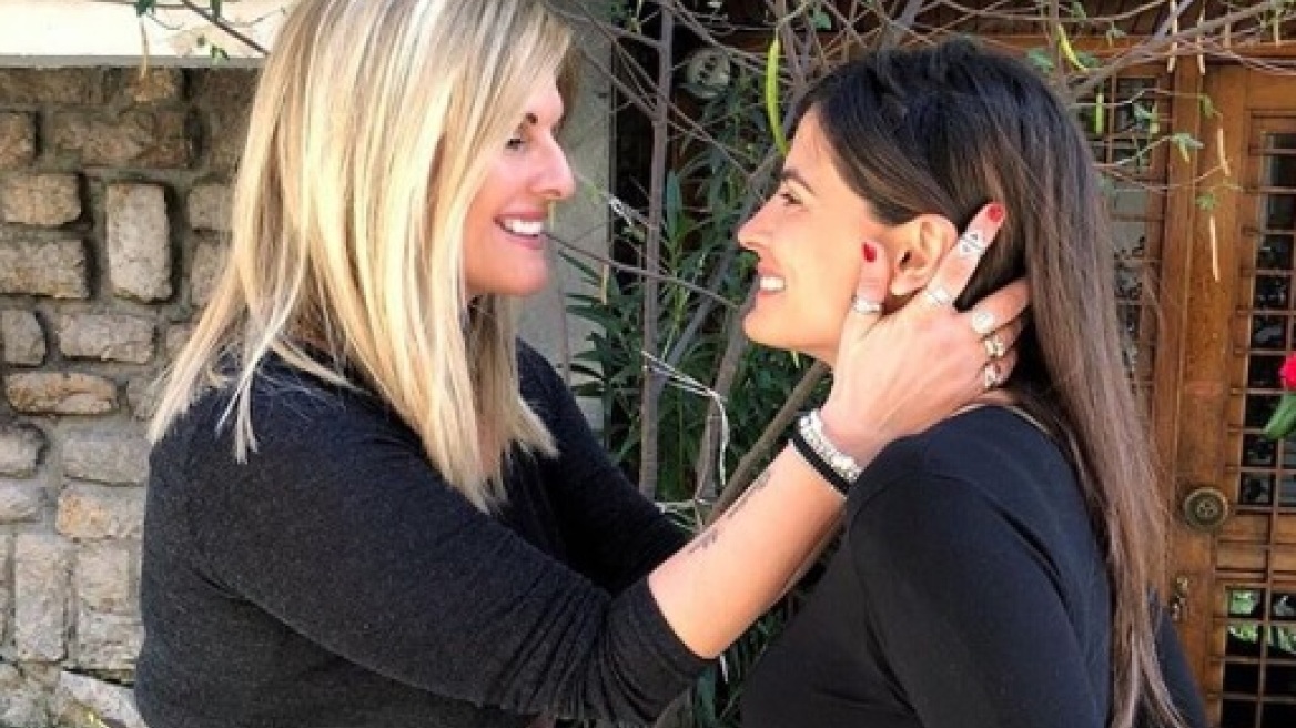 Η μαμά της Χριστίνας Μπόμπα με μπικίνι, είναι σκέτη έκρηξη