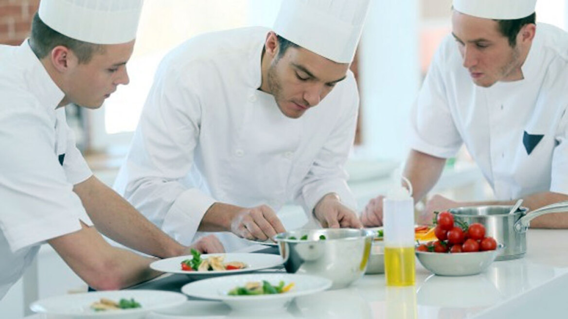 10 μυστικά που μόνο όσοι έχουν πάει σε σχολή μαγειρικής γνωρίζουν