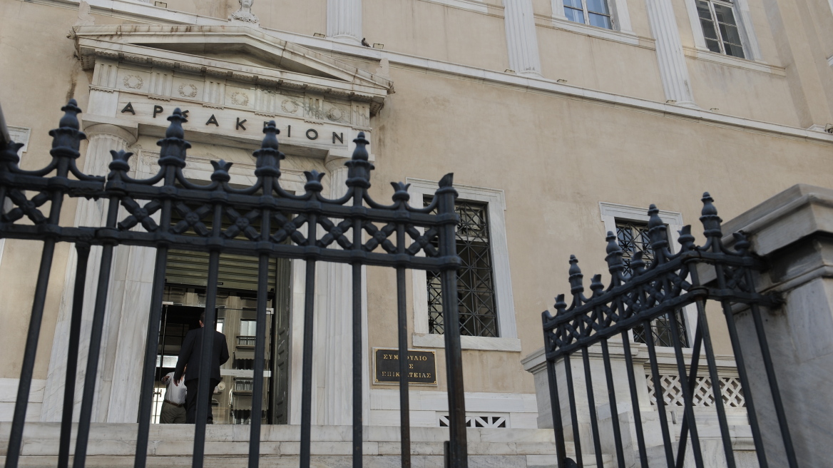 ΣτΕ: Μαραθώνια συνεδρίαση για τις άδειες των καναλιών