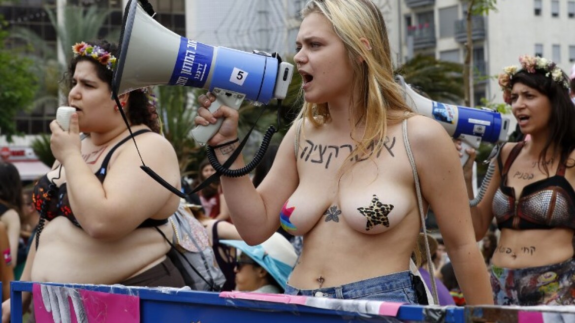 «Slut Walk»: Χιλιάδες γυναίκες διαμαρτυρήθηκαν τόπλες στο Τελ Αβίβ κατά της σεξουαλικής βίας