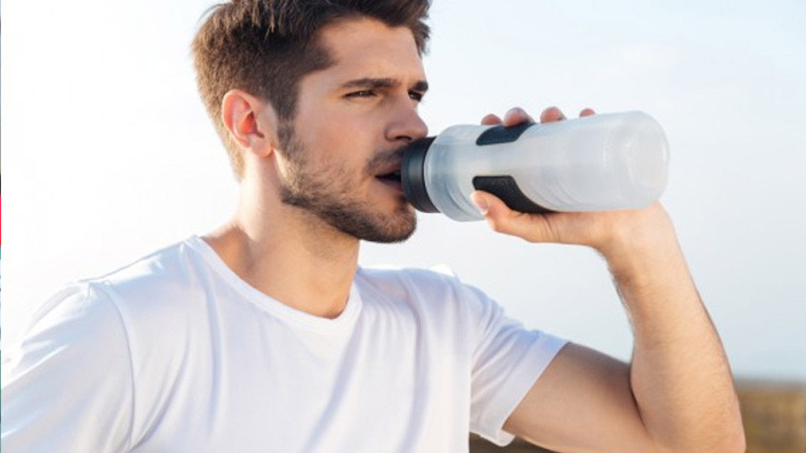  Πώς να καθαρίσεις το επαναχρησιμοποιήσιμο μπουκάλι νερού