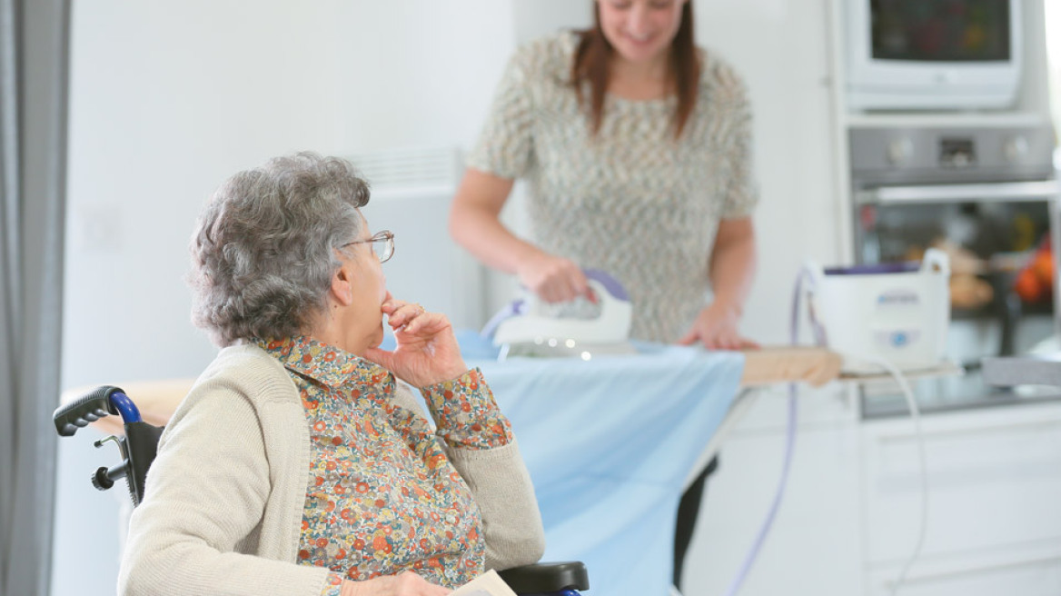 Αρειος  Πάγος: Oι οικιακές βοηθοί δικαιούνται  14 μισθούς