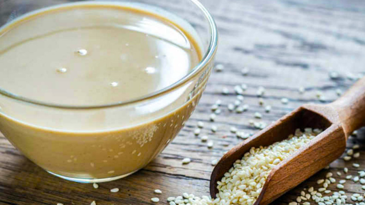 Ταχίνι: Γιατί πρέπει να τρώτε μια κουταλιά την ημέρα;