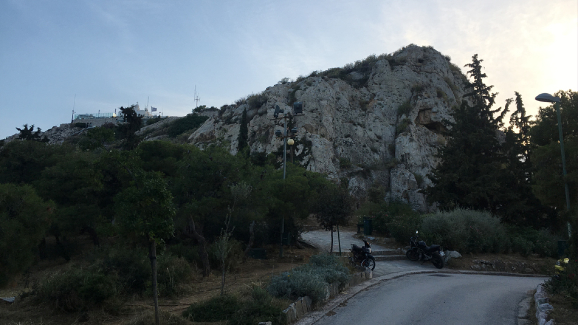 26χρονος έπεσε από τον Λυκαβηττό