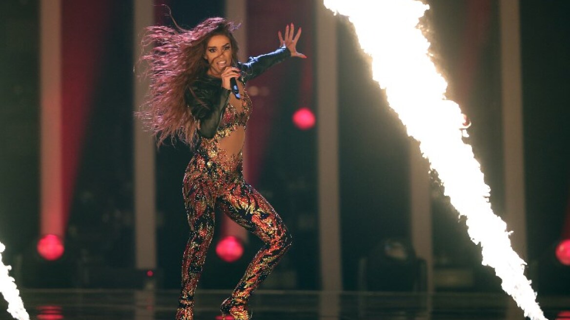 Μα τι κάνει η Ελένη Φουρέιρα και έχει αυτό το φιδίσιο κορμί;