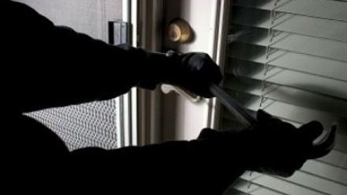 Διάρρηξη με λεία-μαμούθ σε ιατρείο στην Πρέβεζα: Άρπαξαν πάνω από 200.000 ευρώ!