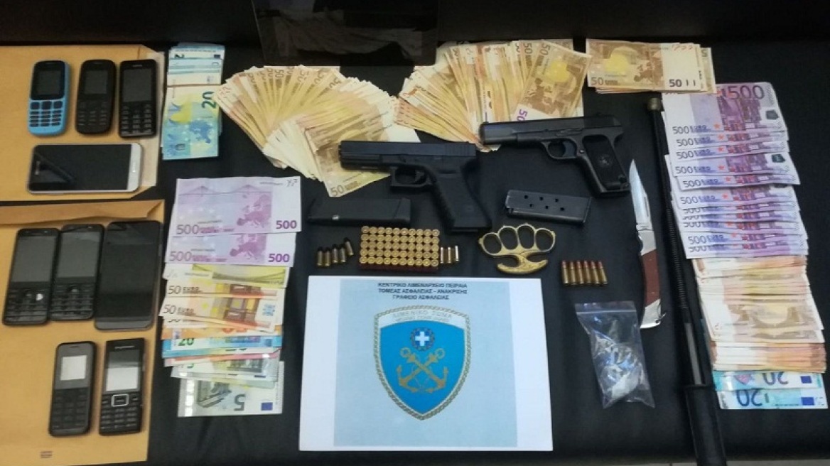 Εξαρθρώθηκε σπείρα που διακινούσε μετανάστες και ναρκωτικά σε Κατάκολο και Αθήνα