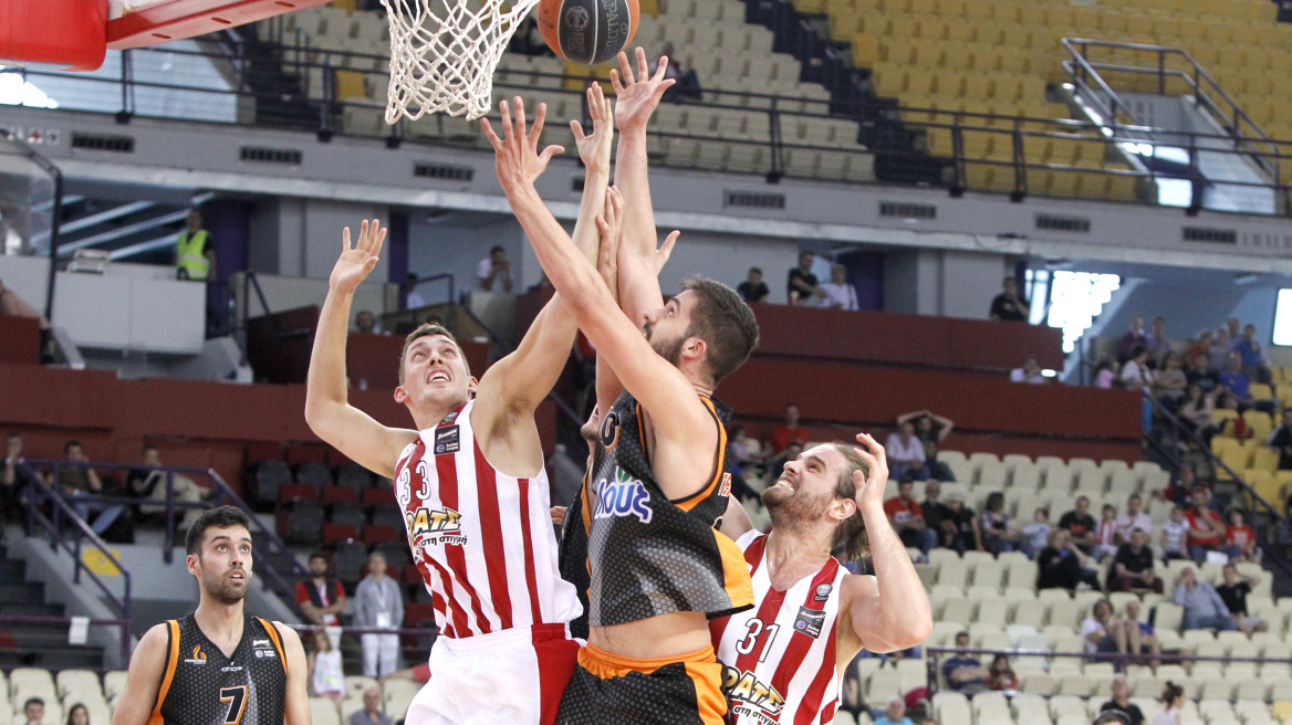 Ολυμπιακός-Προμηθέας Πατρών 104-69: Ξέσπασε στο β' ημίχρονο