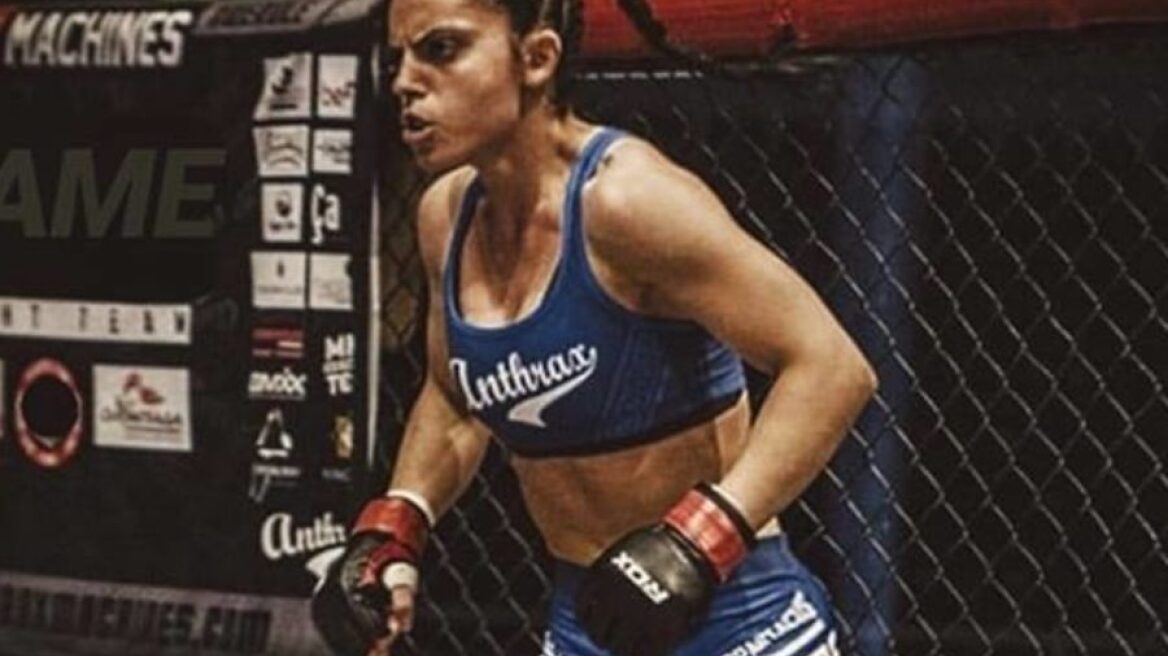 Η Χριστίνα είναι 24 ετών και αγωνίζεται μέσα σε κλουβί