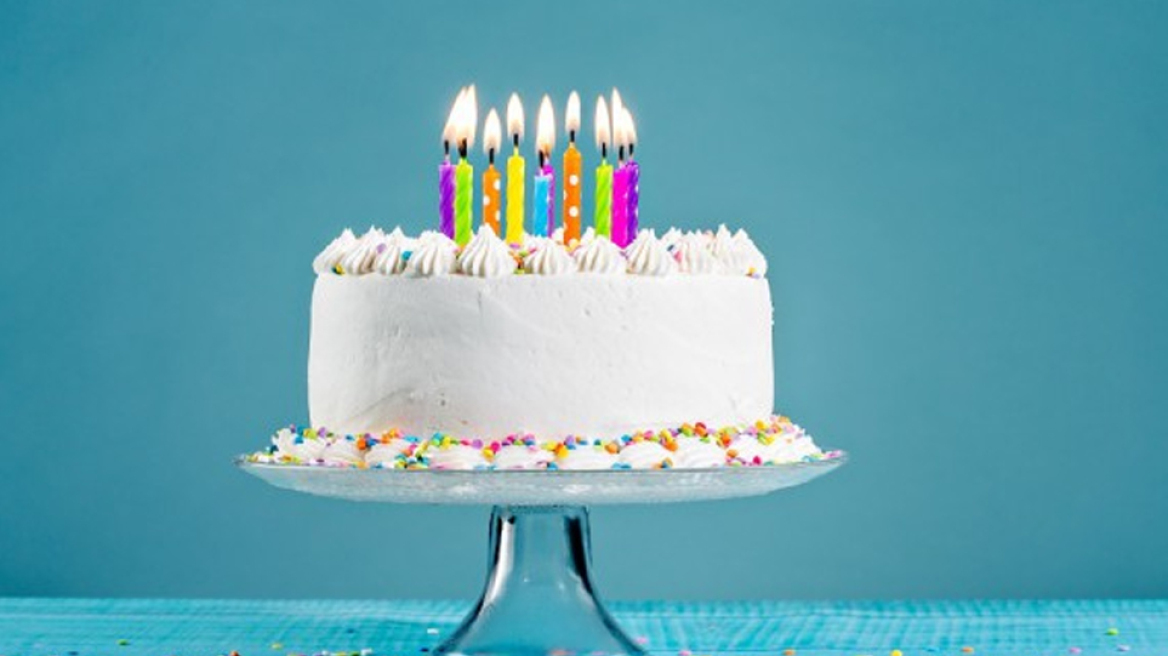 Οι 5 πιο απλοί τρόποι να κάνεις μία τούρτα πραγματικά εντυπωσιακή