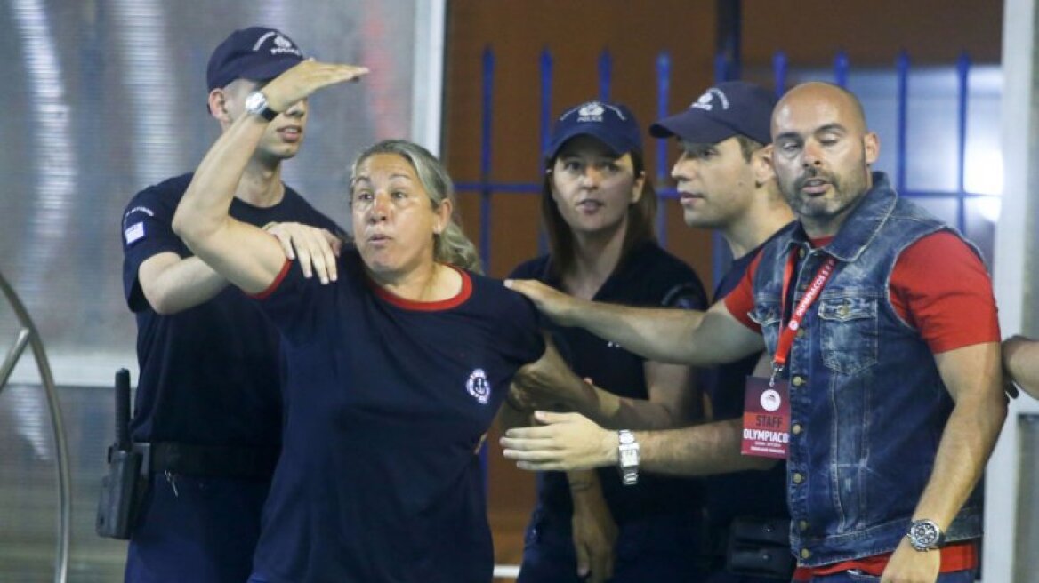 Χαμός στον τελικό της Α1 Γυναικών Πόλο από την άσεμνη χειρονομία της Αλεξίας Καμμένου