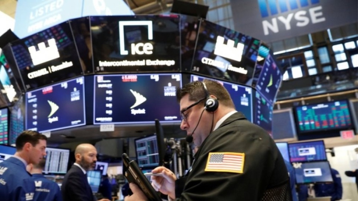 Dow Jones: Βρήκε «τοίχο» στις 25.000 μονάδες