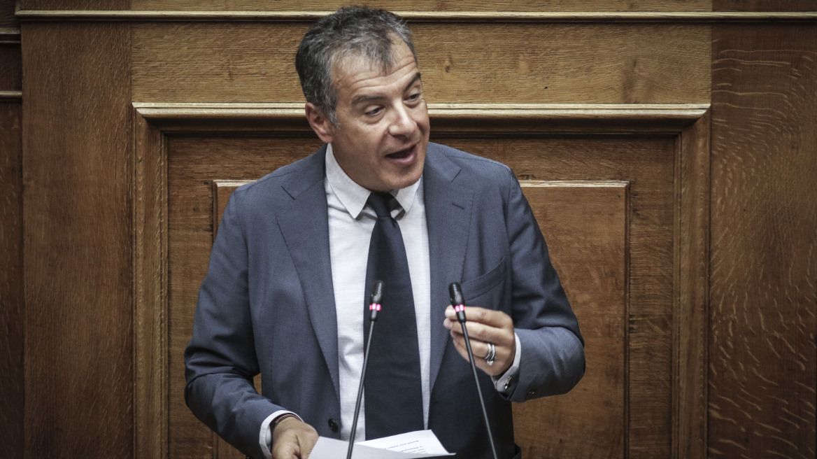 Θεοδωράκης: Ο τόπος θέλει νέα μυαλά, ταχύτητα, μέτωπο στον συντηρητισμό και τον λαϊκισμό