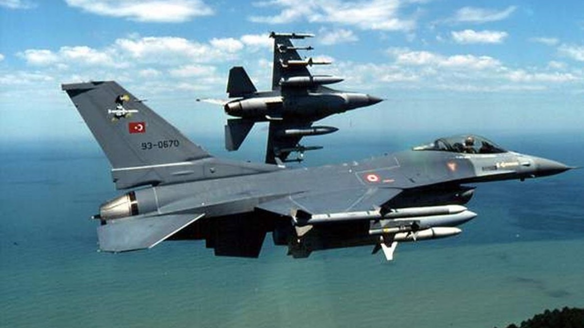 Εικοσιπέντε παραβιάσεις από τουρκικά F-16 και ελικόπτερα στο Αιγαίο