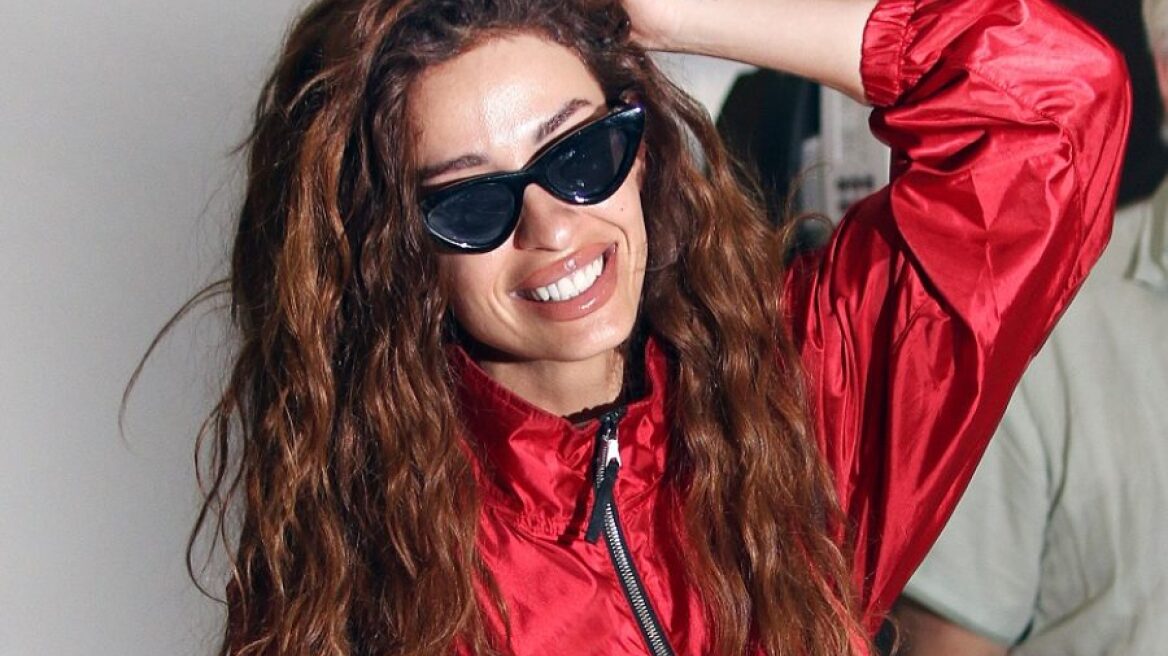 Η Ελένη Φουρέιρα φωτογραφίζεται με την αγάπη της