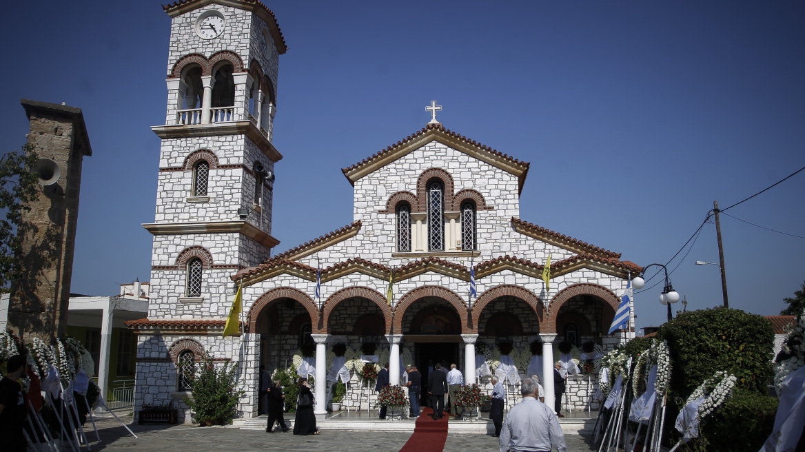 Tο τελευταίο «αντίο» στον Κώστα Πολυχρονίου (φωτογραφίες)