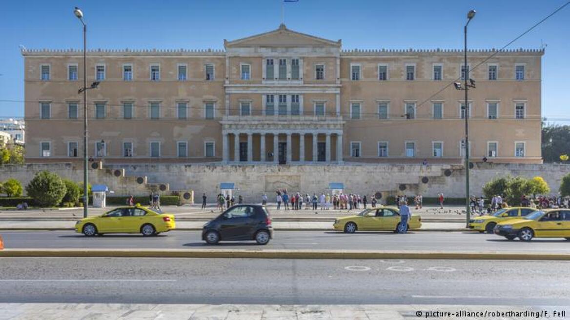 Γερμανός οικονομολόγος: Μονόδρομος οι μεταρρυθμίσεις - Η Ελλάδα δεν χρειάζεται άλλη ελάφρυνση χρέους