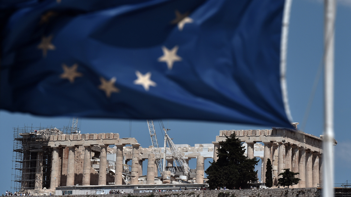 IOBE: Οι πιέσεις σε συντάξεις και φορολογία επιδεινώνουν την καταναλωτική εμπιστοσύνη