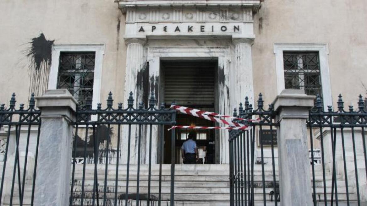 Στο ΣτΕ μετρούν τις ζημιές από την επίθεση του Ρουβίκωνα
