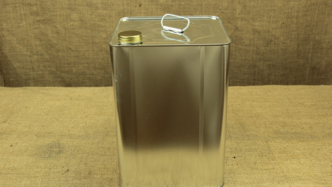 Ηράκλειο: Έκλεβε δοχεία με λάδι και εργαλεία από αποθήκες