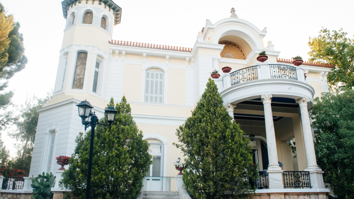 Λαμπερό δείπνο γενεθλίων σε πύργο της Κηφισιάς