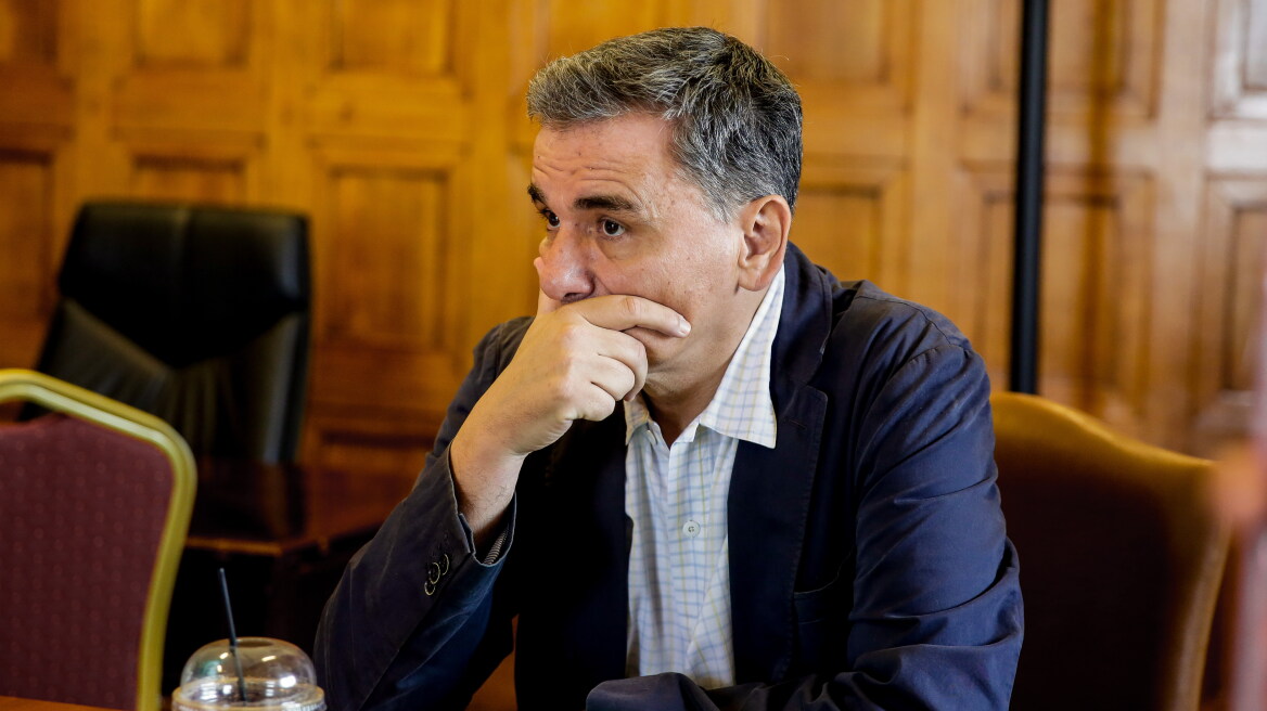 Τσακαλώτος: Οι βουλευτές του ΣΥΡΙΖΑ «δεν είναι τραλαλά», θα ψηφίσουν τον νέο ΕΝΦΙΑ