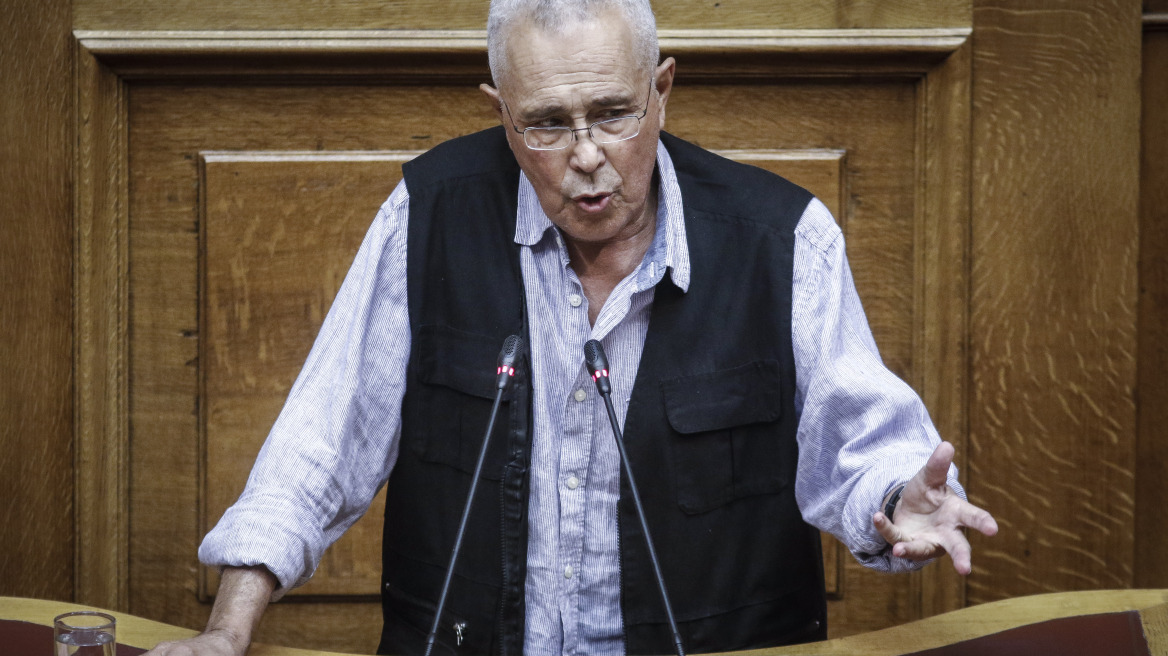 Ζουράρις: Όταν ο Τσίπρας είπε «Βόρεια Μακεδονία», ένιωσα τάση προς εμετό!