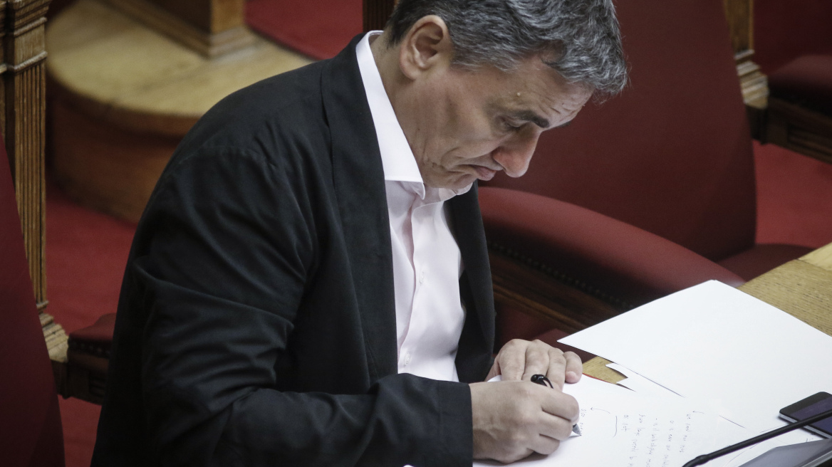 Τσακαλώτος για τα μπράβο του ΝΑΤΟ: Την Τζούλια Ρόμπερτς μπορεί να την ερωτευτεί και ο Μπράντ Πιτ και ο Κουασιμόδος