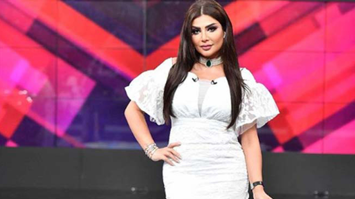 Τηλεπαρουσιάστρια απολύθηκε on air για το «τολμηρό» της ντύσιμο!