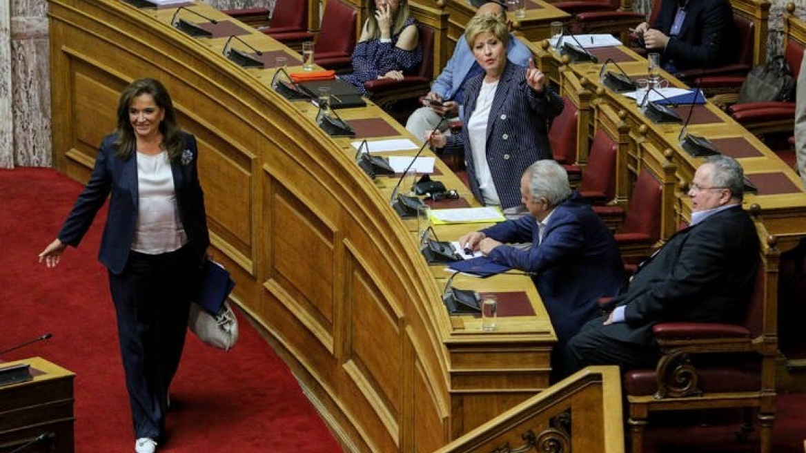 Μπακογιάννη για Κοτζιά: Είναι υβριστής και εγωιστής - Είσαι πολιτικός με ναρκισσιστική φαντασία της απαντά ο ΥΠΕΞ