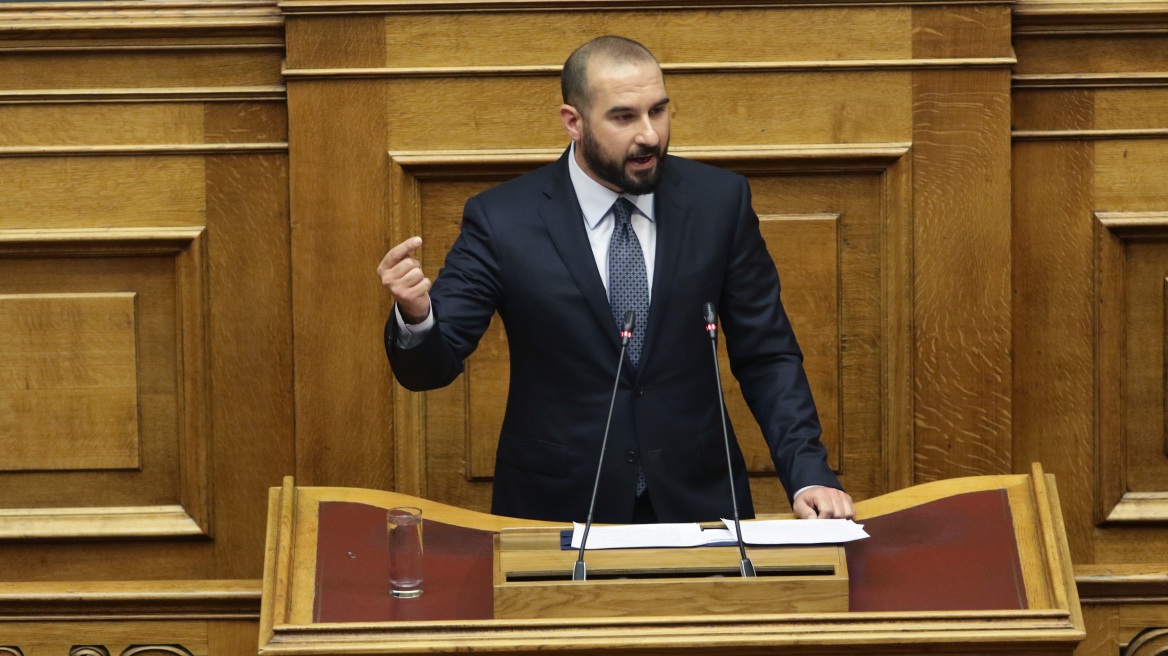 Τζανακόπουλος: Η ΝΔ στρώνει το χαλί στον εθνικισμό - Χατζηδάκης: Σταματήστε τις προσβολές στην παράταξή μας
