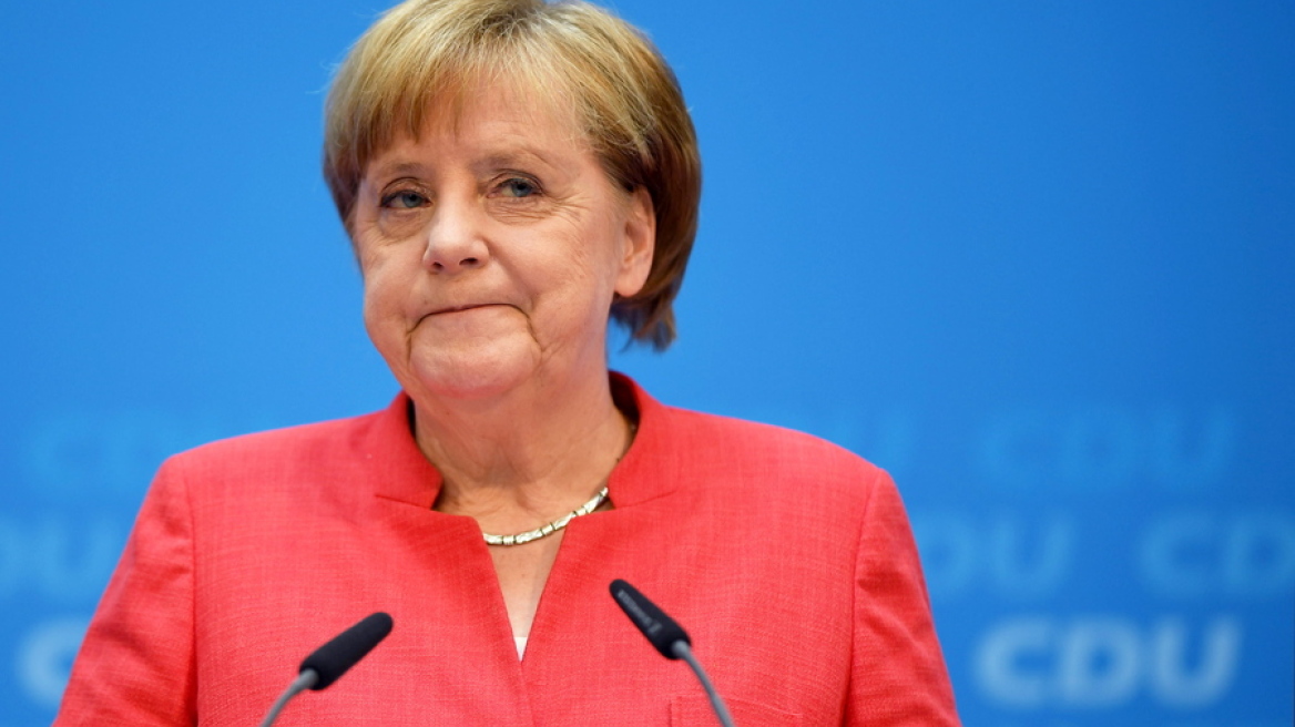 Η Μέρκελ είπε «Ja» στο τελεσίγραφο του Ζέεχοφερ και... έσωσε τη συνεργασία CDU-CSU