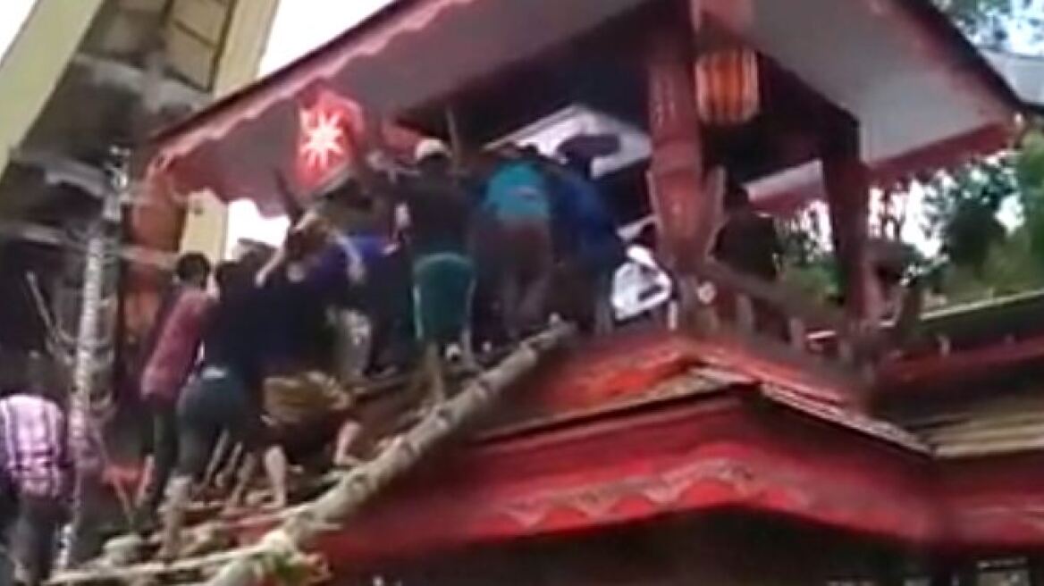 Τραγικό: Σκοτώθηκε όταν τον καταπλάκωσε το φέρετρο της μητέρας του!