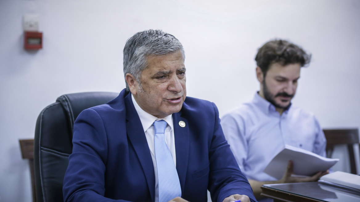 Πατούλης κατά Δούρου για τη συσσώρευση χιλιάδων τόνων σκουπιδιών στην Αττική 