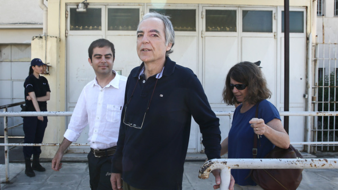 Διεθνής κατακραυγή για τα «μπες-βγες» του Κουφοντίνα στη φυλακή