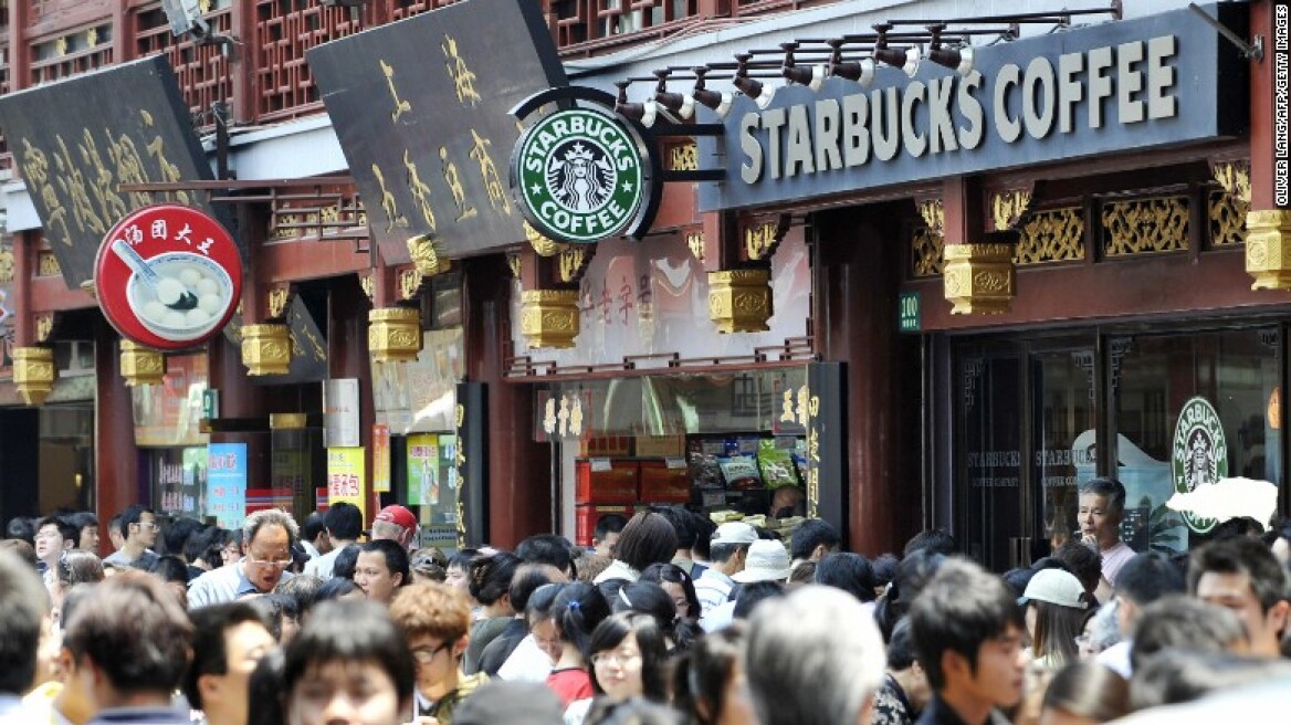 Κίνα: Τα Starbucks ανοίγουν το πρώτο τους κατάστημα στη μεγαλύτερη παραγωγική βάση καφέ της χώρας