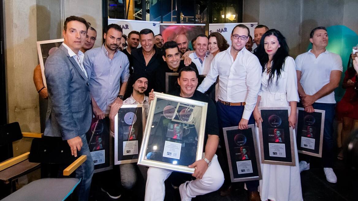 Φωτογραφίες: «Πλατινένιος» ο Νίκος Μακρόπουλος